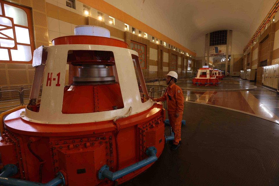 Au coeur de la centrale hydroélectrique d'Ialy.