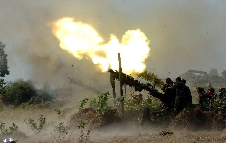 Le 4e Corps d'armée organise un exercice d'entraînement au combat particulièrement réaliste, impliquant des tirs réels à l'échelle d'un régiment.