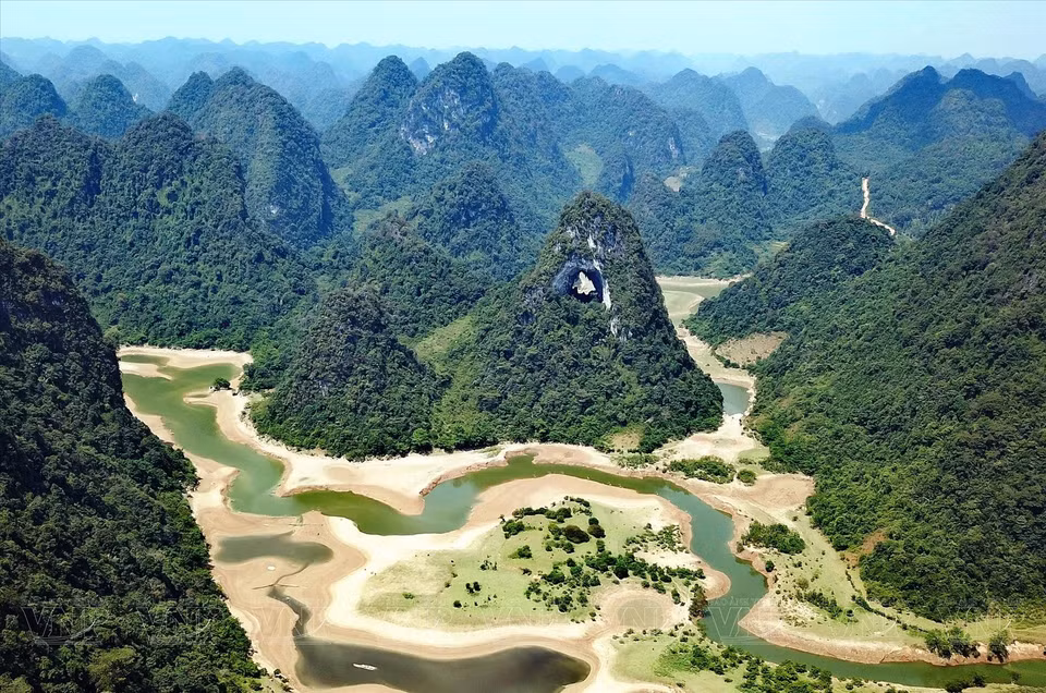 Une vue panoramique de la montagne Mat Thân. Photo: Vietnam illustré