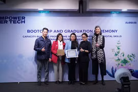 Le PNUD aide des jeunes femmes entrepreneures vietnamiennes à améliorer leurs compétences numériques