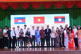 Rencontre entre des étudiants vietnamiens et étrangers à l'occasion du Têt du Dragon