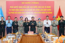 Le Vietnam envoie trois officiers supplémentaires pour participer aux activités de maintien de la paix de l’ONU