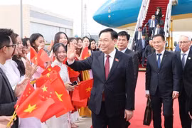 Le président de l’Assemblée nationale Vuong Dinh Huê arrive en Chine pour une visite officielle