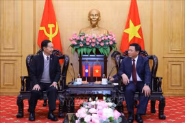 Renforcer la coopération dans la formation du personnel et les échanges théoriques Vietnam-Laos