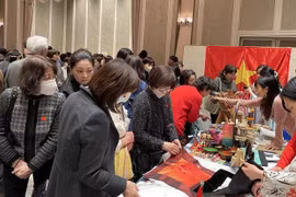Le Vietnam à la foire caritative de la Société d'amitié des femmes d'Asie-Pacifique à Tokyo