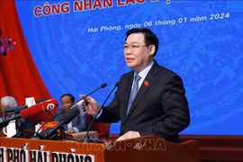 Le président de l'Assemblée nationale rencontre des électeurs de Hai Phong