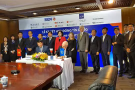 La BAD prête 300 millions dollars à la BIDV pour soutenir les PME vietnamiennes