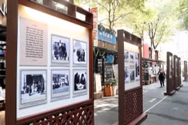 Exposition sur la première visite d’une délégation parlementaire vietnamienne en France 