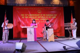 La Fête nationale du Vietnam célébrée en Hongrie et au Canada