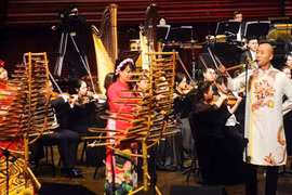 Le chef d’orchestre Dông Quang Vinh, ambassadeur de la musique