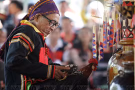 Costumes traditionnels des Ede 