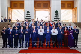 Le Premier ministre Pham Minh Chinh, le président de l'Assemblée nationale Tran Thanh Man et des membres du gouvernement. Photo: VNA
