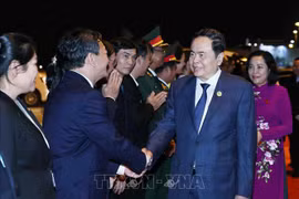 Le président de l'Assemblée nationale du Vietnam, Tran Thanh Man, termine sa visite officielle au Laos et sa participation à l'AIPA-45. Photo: VNA