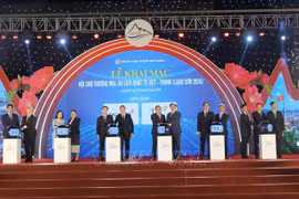 Cérémonie d'ouverture de la Foire internationale du commerce et du tourisme Vietnam-Chine à Lang Son. Photo: VNA
