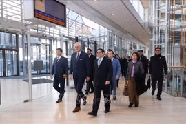 Le Premier ministre Pham Minh Chinh visite la Banque européenne d'investissement