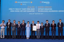 Aviation: lancement de la Sarl de Techniques et de Technologies aéronautiques Vietnam-Singapour