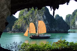 La baie d'Ha Long parmi les merveilles naturelles du monde