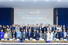 Première conférence internationale de chimie à l’USTH