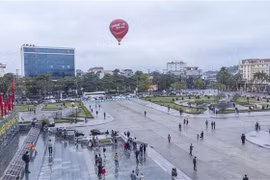 Vols d'essai en montgolfière dans le ciel de la province de Tuyen Quang