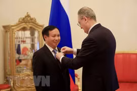 L'ambassadeur du Vietnam en Russie honoré pour ses contributions aux relations bilatérales