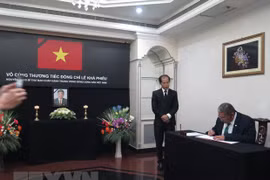 Cérémonies d’hommage à Le Kha Phieu au Brunei et au Bangladesh