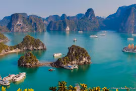 La baie d'Ha Long, l'une des attractions les plus populaires en Asie