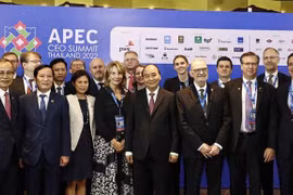 Le Vietnam prône la coopération avec les investisseurs étrangers