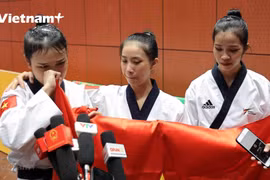 Le moment où un athlète de taekwondo a éclaté en sanglots en "arrachant l'or" des mains thaïlandaise