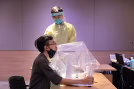 Singapour développe avec succès un robot d'échantillonnage du COVID-19