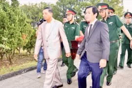 Thua Thien-Hue : inhumation des restes de soldats volontaires tombés au Laos