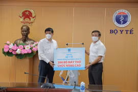 PetroVietnam fait don de 200 ventilateurs pour soutenir la lutte contre le COVID-19.