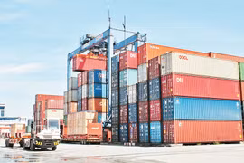 Pour réduire des coûts d'importation et d'exportation pour les entreprises