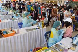 Thaïlande: le gouvernement déploie la quatrième dose de vaccin contre le COVID-19 dans 10 provinces