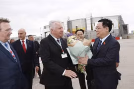 Le président de l'AN Vuong Dinh Huê entame une visite officielle en Hongrie