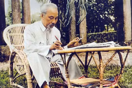 Les 35 ans de la Résolution de l’UNESCO honorant le Président Hô Chi Minh célébrés à Paris