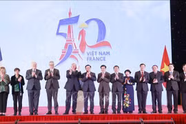 Cérémonie de lancement des événements marquant les 50 ans des relations diplomatiques Vietnam-France