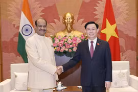 Entretien Vuong Dinh Hue et Om Birla