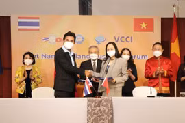 En Thaïlande, la vice-présidente Vo Thi Anh Xuân exhorte à mieux connecter les entreprises
