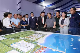 Le Premier ministre Pham Minh Chinh vérifie des ouvrages à Binh Thuan