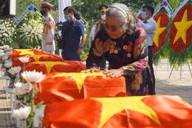 Dong Nai: Inhumation des restes de 28 martyrs des commandos de Rung Sac