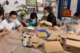 Des enfants autistes développent leur créativité avec de l’artisanat
