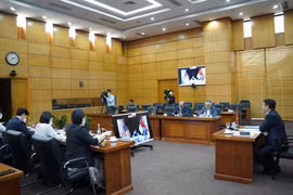Le Vietnam discute des liens économiques avec Singapour et les États-Unis