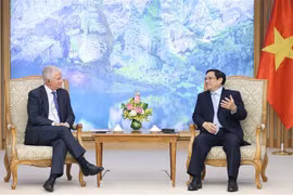 Le PM exhorte Warburg Pincus à augmenter ses investissements au Vietnam