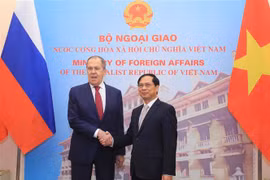 Le ministre vietnamien des AE s'entretient avec son homologue russe