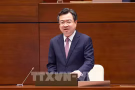 Le ministre de la Construction répond à des questions sur les inondations en milieu urbain