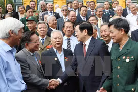 Rencontre entre le président et d'anciens révolutionnaires prisonniers
