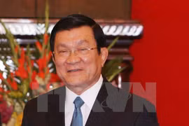 Le président Truong Tan Sang travaille avec l’Association des juristes du Vietnam 