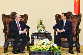 Le PM Nguyen Tan Dung reçoit le ministre cubain du Commerce extérieur 
