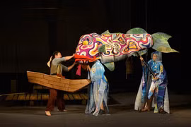Le conte du pêcheur et du petit poisson présenté par des artistes vietnamiens et allemands