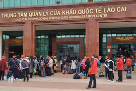A Mong Cai, 21 voyagistes chinois misent sur le tourisme frontalier